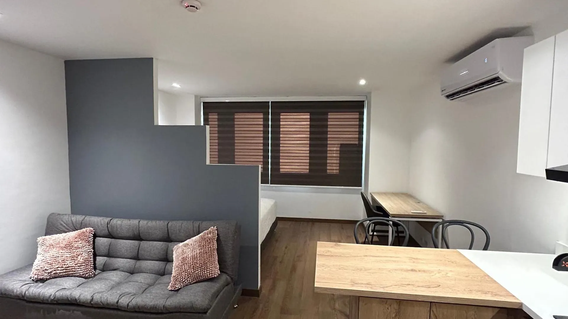 Apartment Acogedor Apto A Pasos Del Metro De Medellin Zona Centro